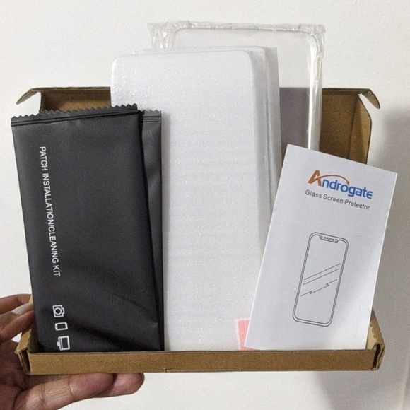 Samsung A70 Clear case with 2 screen protectors - Picture 2 of 2